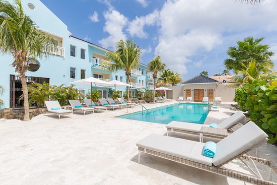 Dolphin Hotel